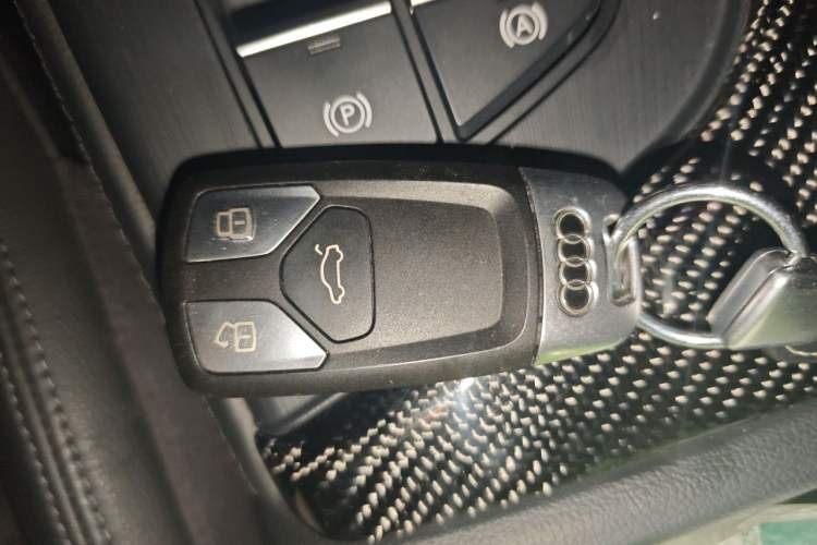 Used Audi A4L 2018 30th Anniversary Edition 45 TFSI quattro Sport model Vehicle Key