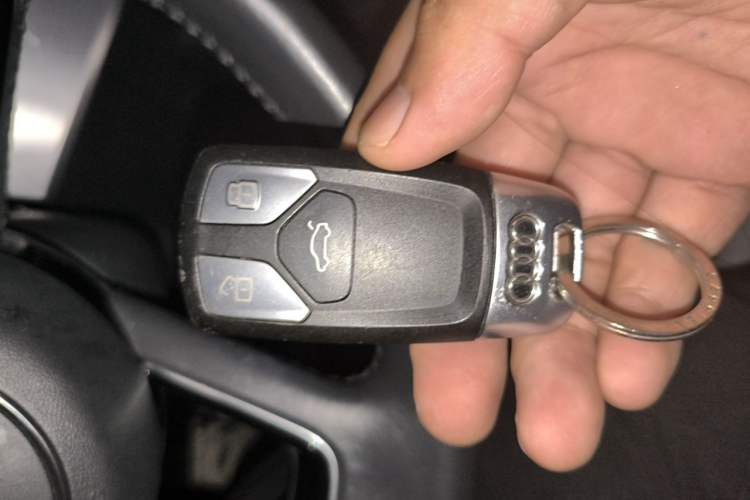 Used Audi A4L 2018 30th Anniversary Edition 40 TFSI Fashion Model Vehicle Key