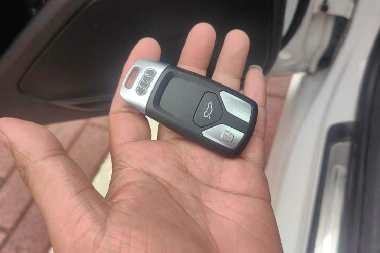 Used Audi A4L 2018 30th Anniversary Edition 40 TFSI Fashion Model Vehicle Key