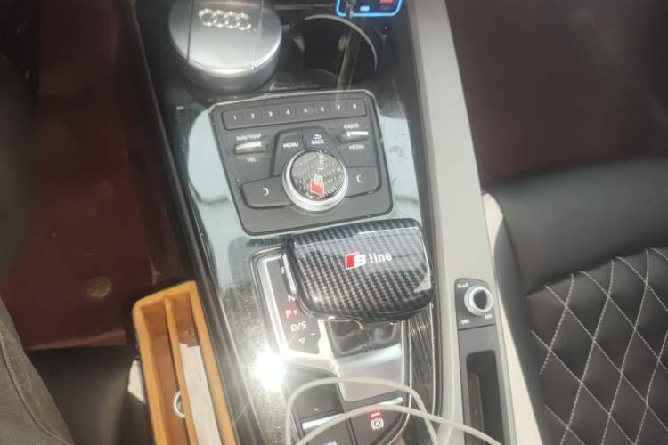 Used Audi A4L 2018 30th Anniversary Edition 40 TFSI Trendy Model Vehicle Key