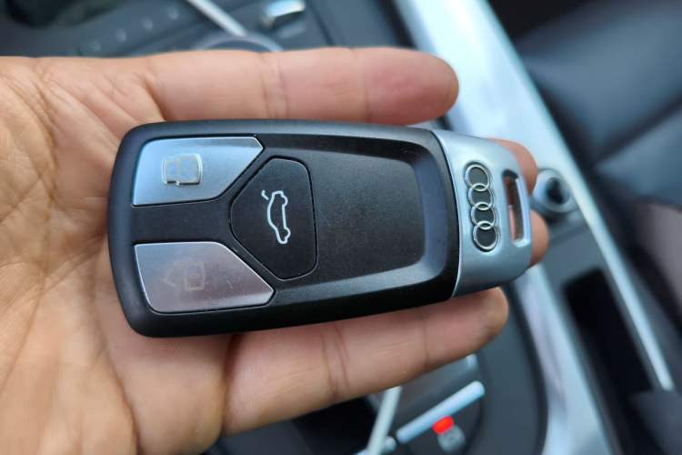Used Audi A4L 2018 30th Anniversary Edition 40 TFSI Fashion Model Vehicle Key