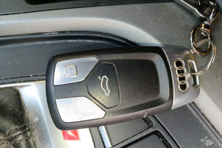 Used Audi A4L 2018 30th Anniversary Edition 40 TFSI Trendy Model Vehicle Key