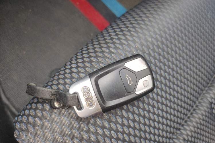 Used Audi A4L 2018 30th Anniversary Edition 40 TFSI Sport Edition Vehicle Key