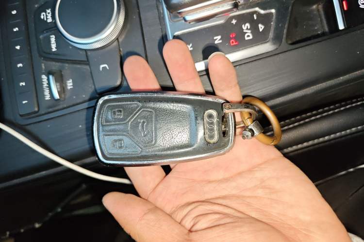 Used Audi A4L 2018 30th Anniversary Edition 40 TFSI Trendy Model Vehicle Key