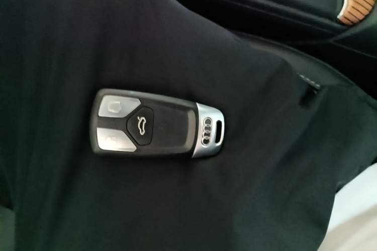 Used Audi A4L 2018 30th Anniversary Edition 40 TFSI Trendy Model Vehicle Key