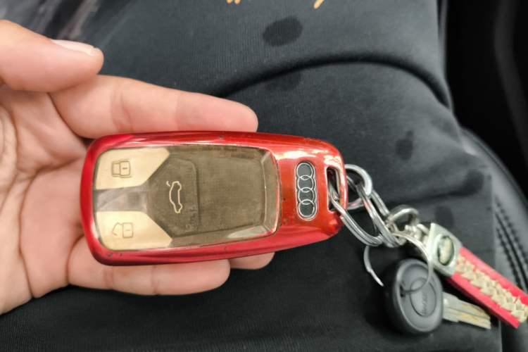 Used Audi A4L  Vehicle Key