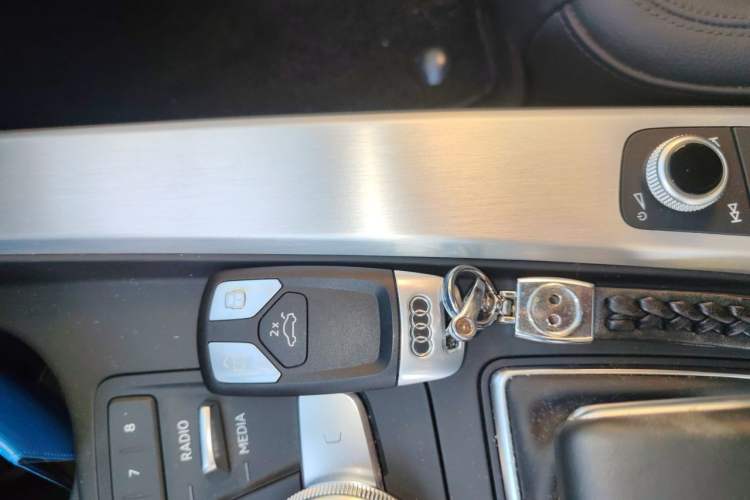 Used Audi A4L 2018 30th Anniversary Edition 40 TFSI Fashion Model Vehicle Key
