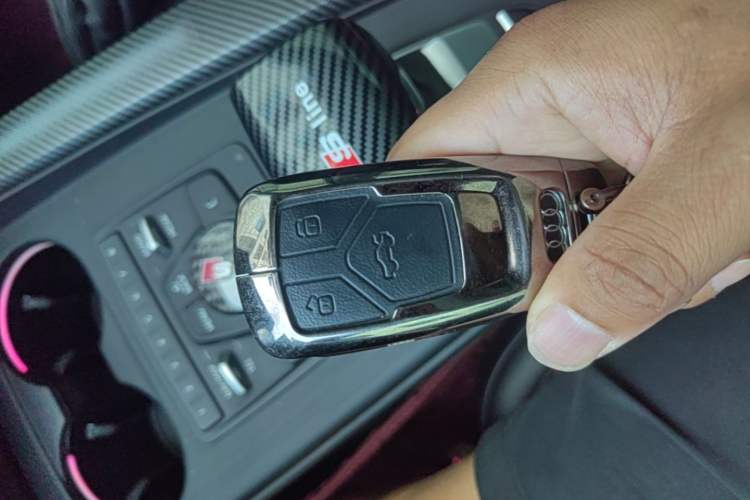 Used Audi A4L 2018 30th Anniversary Edition 40 TFSI Trendy Model Vehicle Key
