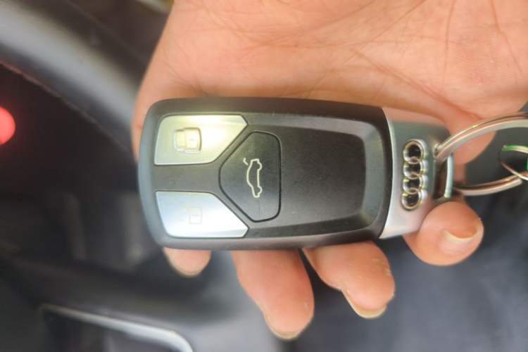 Used Audi A4L 2018 30th Anniversary Edition 40 TFSI Fashion Model Vehicle Key