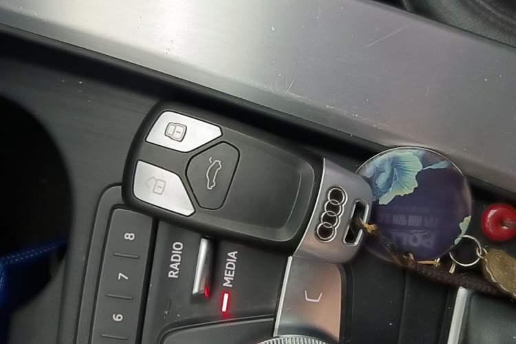 Used Audi A4L 2018 30th Anniversary Edition 40 TFSI Fashion Model Vehicle Key