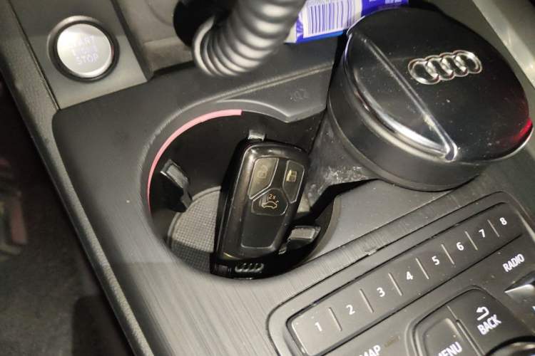 Used Audi A4L 2018 30th Anniversary Edition 40 TFSI Fashion Model Vehicle Key