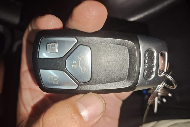 Used Audi A4L 2018 30th Anniversary Edition 40 TFSI Fashion Model Vehicle Key