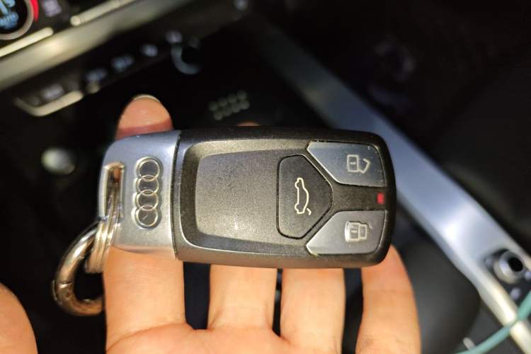 Used Audi A4L 2018 30th Anniversary Edition 40 TFSI Fashion Model Vehicle Key