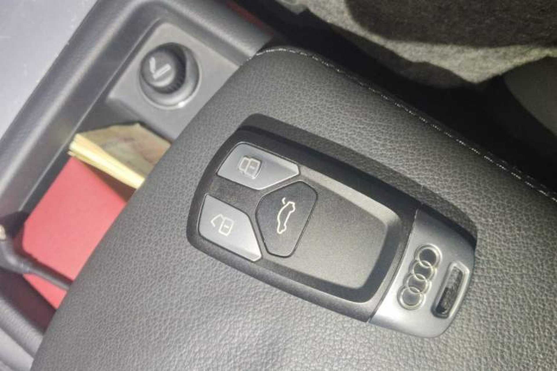 Used Audi A4L 2018 30th Anniversary Edition 40 TFSI Fashion Model Vehicle Key