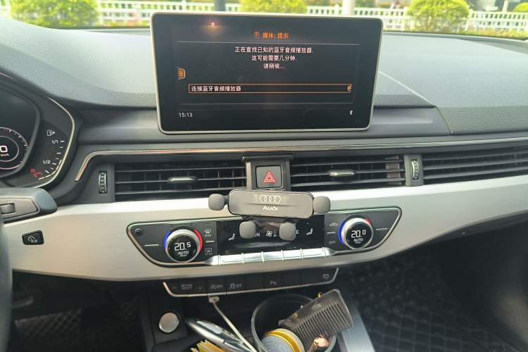Used Audi A4L 2018 30th Anniversary Edition 40 TFSI Fashion Model Audio And AC Panel
