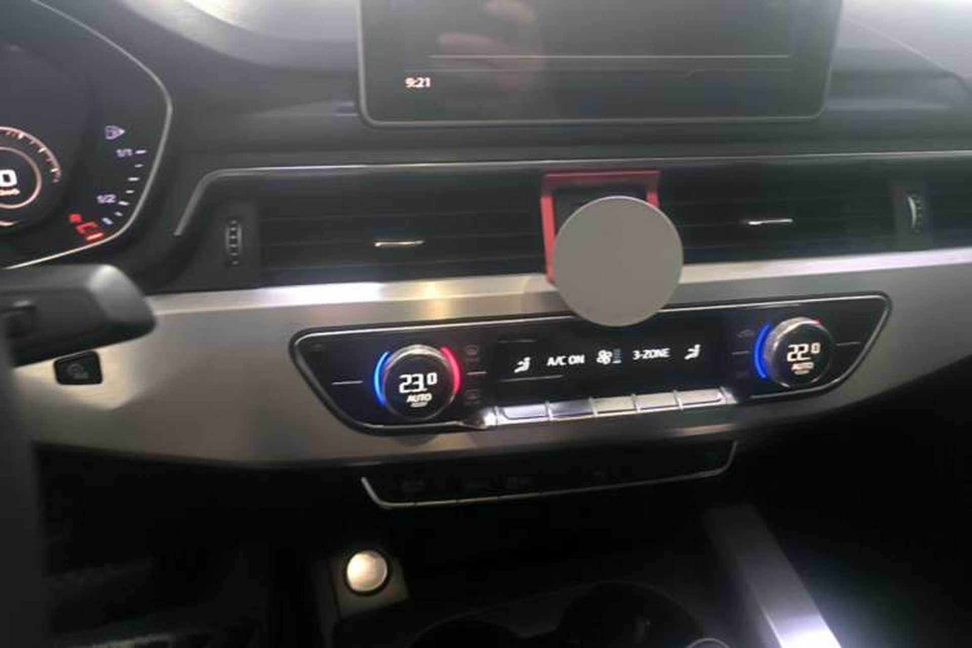 Used Audi A4L 2018 30th Anniversary Edition 40 TFSI Fashion Model Audio And AC Panel