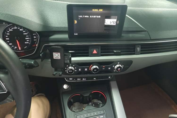 Used Audi A4L 2018 30th Anniversary Edition 40 TFSI Trendy Model Audio And AC Panel