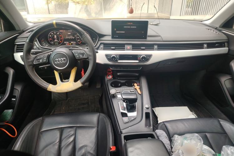 Used Audi A4L 2018 30th Anniversary Edition 40 TFSI Fashion Model Center Console