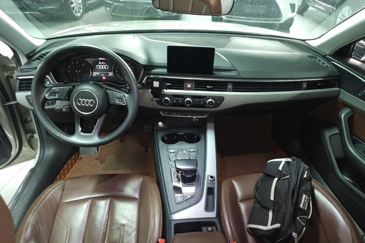 Used Audi A4L 2018 30th Anniversary Edition 40 TFSI Trendy Model Center Console