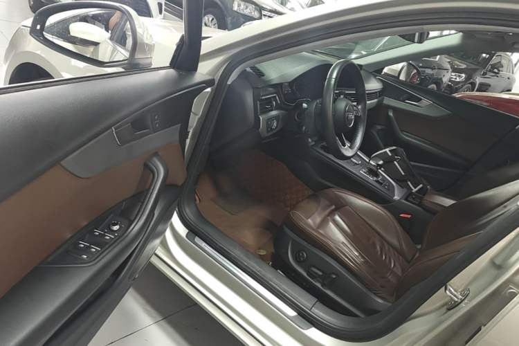 Used Audi A4L 2018 30th Anniversary Edition 40 TFSI Trendy Model Driver Seat