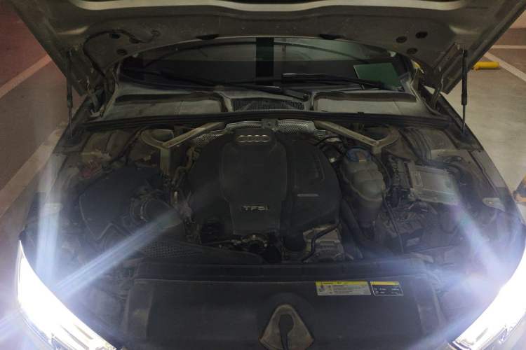 Used Audi A4L 2018 30th Anniversary Edition 40 TFSI Trendy Model Engine Bay