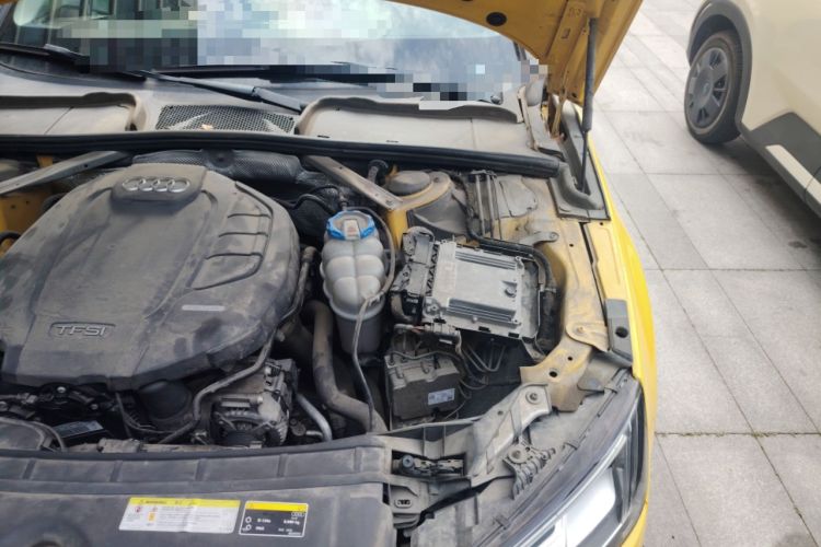 Used Audi A4L 2018 30th Anniversary Edition 40 TFSI Fashion Model Engine Bay Left