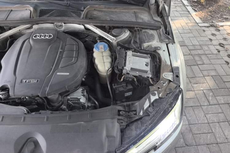 Used Audi A4L 2018 30th Anniversary Edition 40 TFSI Trendy Model Engine Bay Left