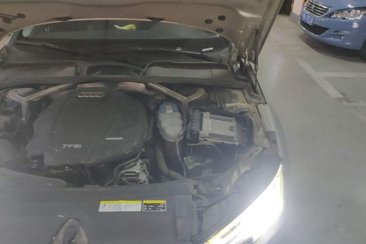 Used Audi A4L 2018 30th Anniversary Edition 40 TFSI Fashion Model Engine Bay Left