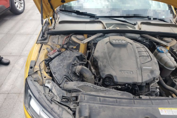 Used Audi A4L 2018 30th Anniversary Edition 40 TFSI Fashion Model Engine Bay Right