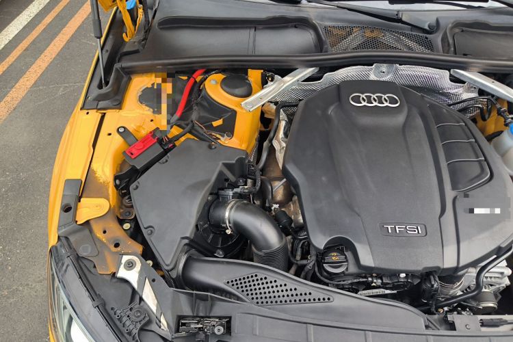 Used Audi A4L 2018 30th Anniversary Edition 40 TFSI Fashion Model Engine Bay Right