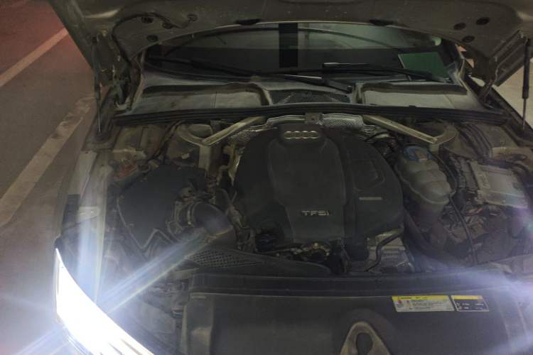 Used Audi A4L 2018 30th Anniversary Edition 40 TFSI Trendy Model Engine Bay Right