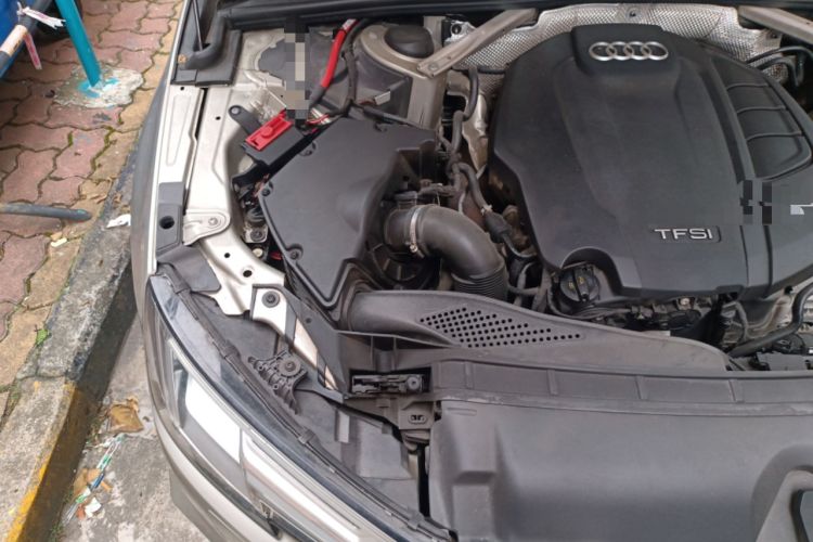 Used Audi A4L 2018 30th Anniversary Edition 40 TFSI Fashion Model Engine Bay Right