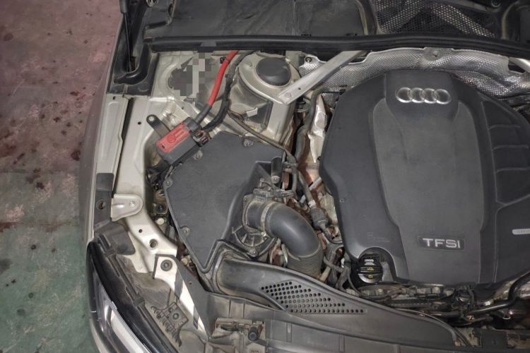 Used Audi A4L 2018 30th Anniversary Edition 40 TFSI Trendy Model Engine Bay Right