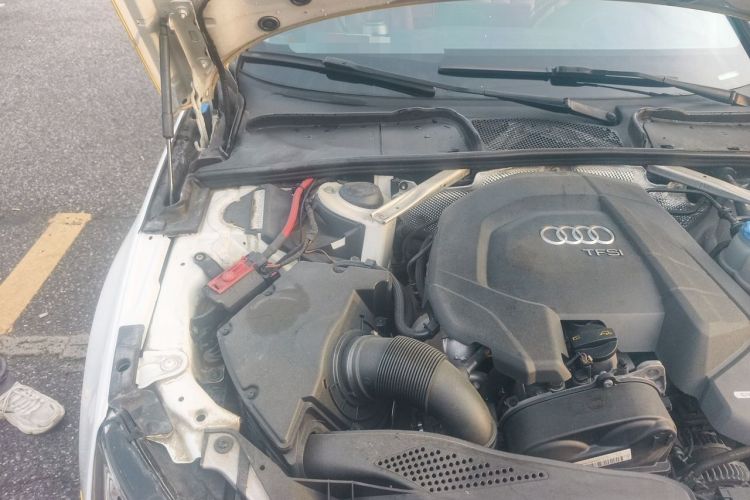 Used Audi A4L 2018 30th Anniversary Edition 30 TFSI Ambition Model Engine Bay Right