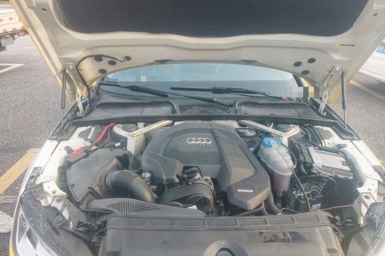 Used Audi A4L 2018 30th Anniversary Edition 30 TFSI Ambition Model Engine Bay