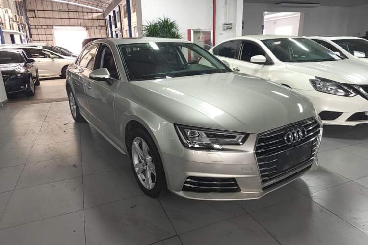 Used Audi A4L 2018 30th Anniversary Edition 40 TFSI Trendy Model Front Right 45 Deg
