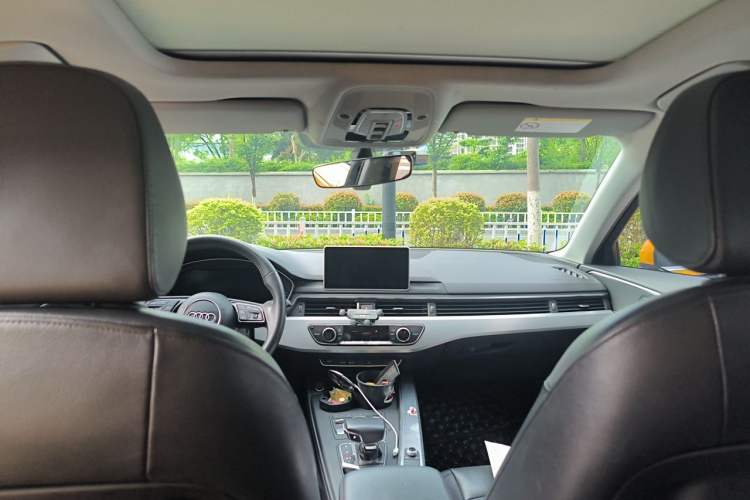 Used Audi A4L 2018 30th Anniversary Edition 40 TFSI Fashion Model Headliner