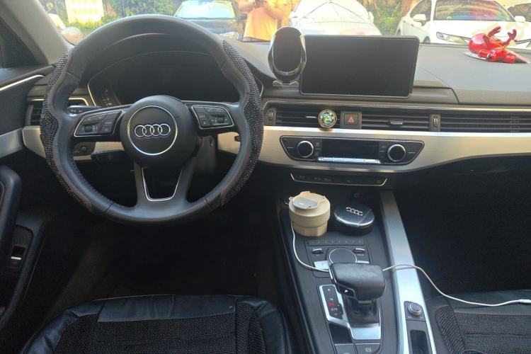 Used Audi A4L 2018 30th Anniversary Edition 40 TFSI Fashion Model Interior 2