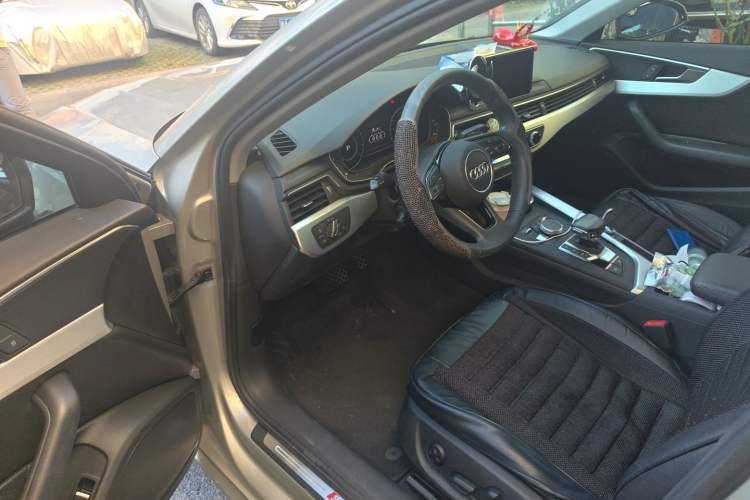 Used Audi A4L 2018 30th Anniversary Edition 40 TFSI Fashion Model Interior 3