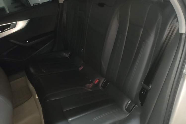 Used Audi A4L 2018 30th Anniversary Edition 40 TFSI Fashion Model Left Rear Seat