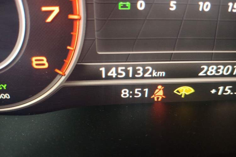 Used Audi A4L 2018 30th Anniversary Edition 40 TFSI Fashion Model Odometer Close Up