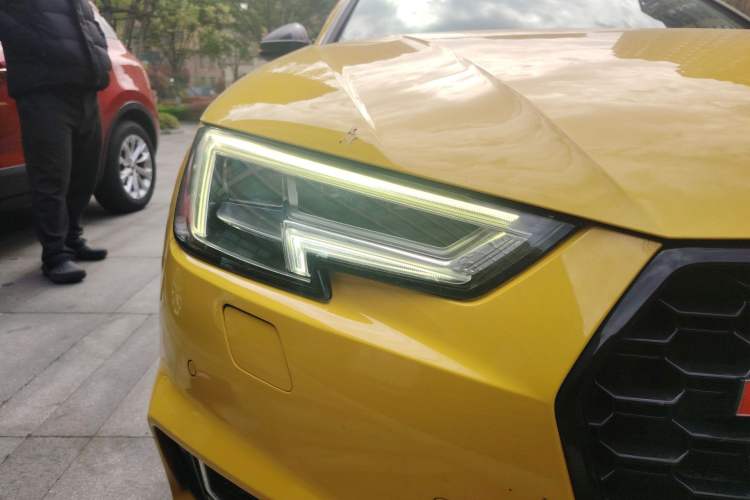 Used Audi A4L 2018 30th Anniversary Edition 40 TFSI Fashion Model Right Front Headlight
