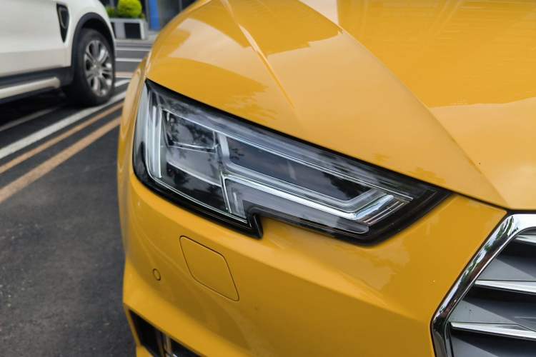 Used Audi A4L 2018 30th Anniversary Edition 40 TFSI Fashion Model Right Front Headlight