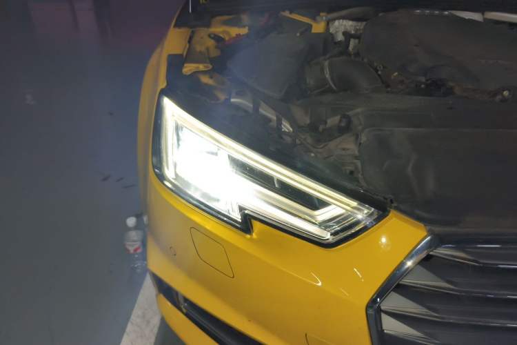 Used Audi A4L 2018 30th Anniversary Edition 40 TFSI Fashion Model Right Front Headlight