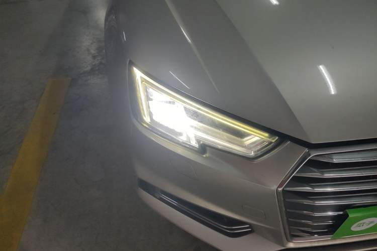 Used Audi A4L 2018 30th Anniversary Edition 40 TFSI Fashion Model Right Front Headlight