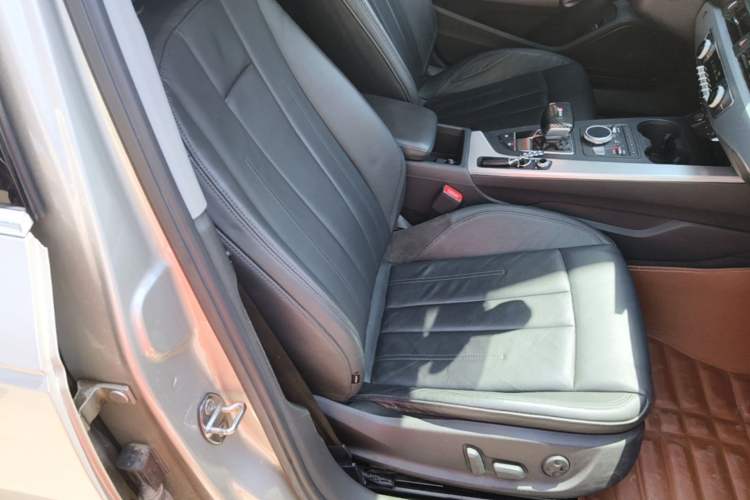 Used Audi A4L 2018 30th Anniversary Edition 40 TFSI Fashion Model Right Front Seat