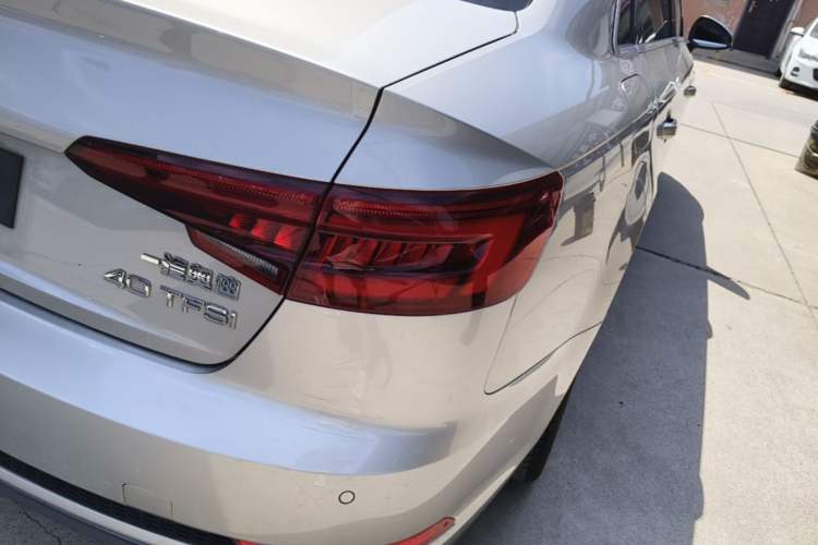 Used Audi A4L 2018 30th Anniversary Edition 40 TFSI Fashion Model Right Rear Taillight