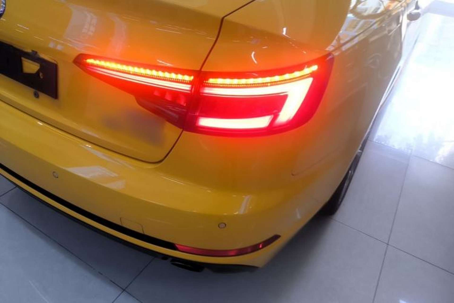 Used Audi A4L 2018 30th Anniversary Edition 40 TFSI Fashion Model Right Rear Taillight