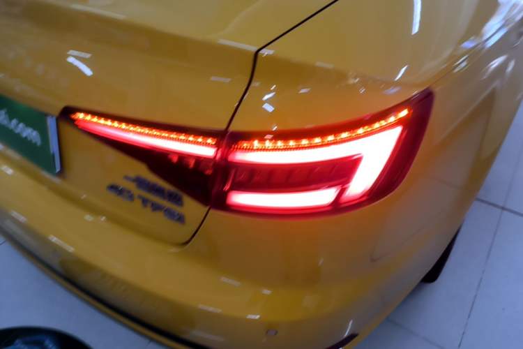 Used Audi A4L 2018 30th Anniversary Edition 40 TFSI Fashion Model Right Rear Taillight