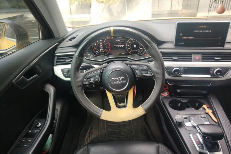 Used Audi A4L 2018 30th Anniversary Edition 40 TFSI Fashion Model Steering Wheel